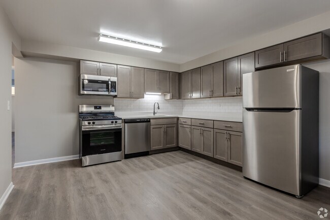 8528 W Gregory St