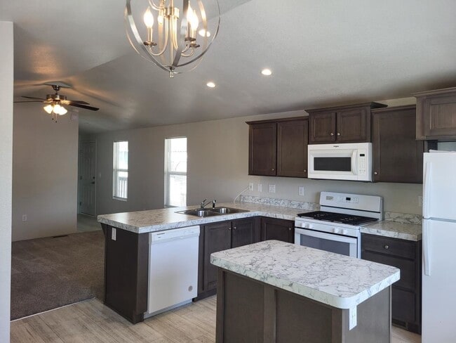 Photo - 415 N Akers St
