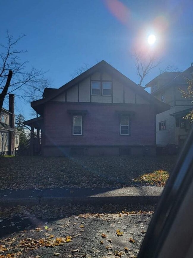 Photo - 1928 E 5th St