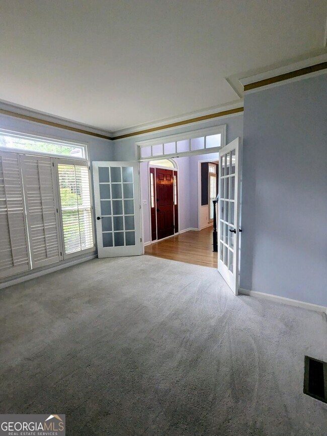 Photo - 305 Windsor Pl