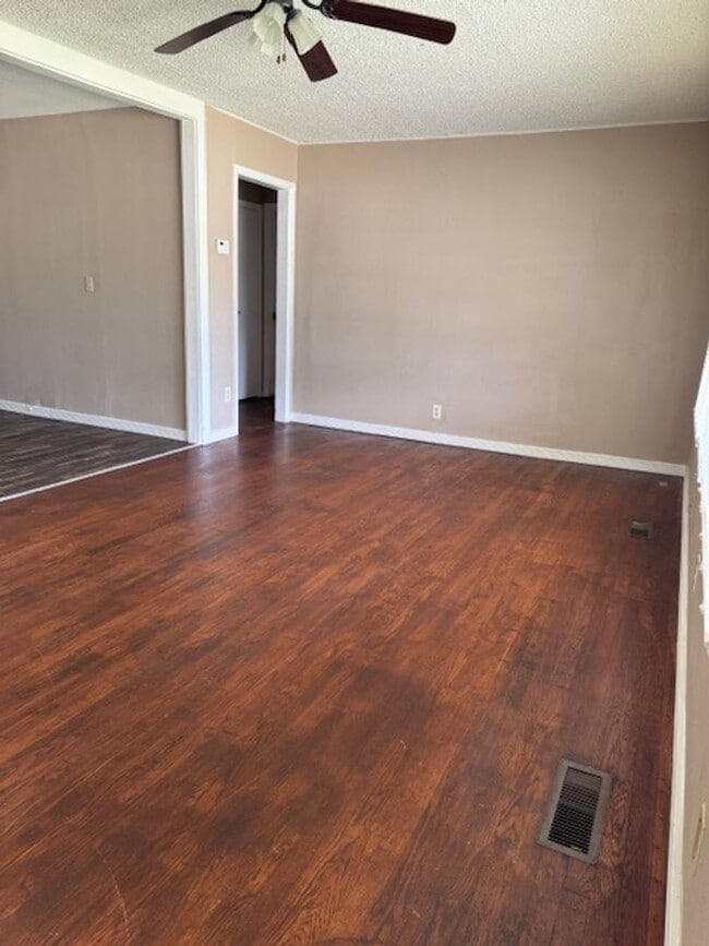 Photo - 1672 S Maple Ave