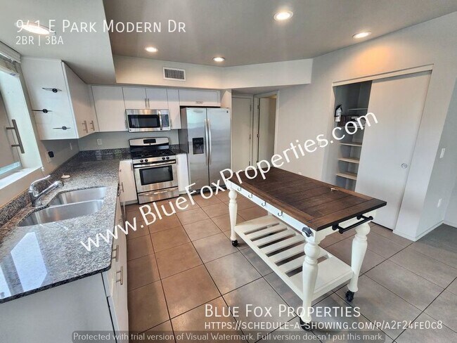 Photo - 941 E Park Modern Dr