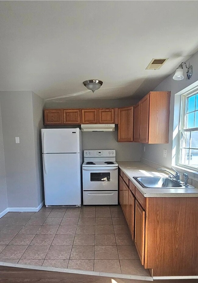 Photo - 129 Main St Unit B