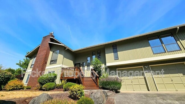 Building Photo - 1058 NE Sol Vei St Rental