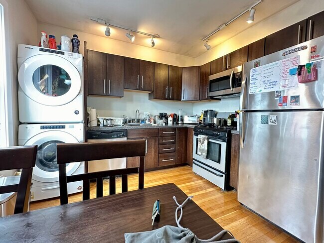 812 Parker St