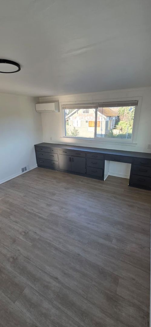 448 W Main St Unit - Upstairs