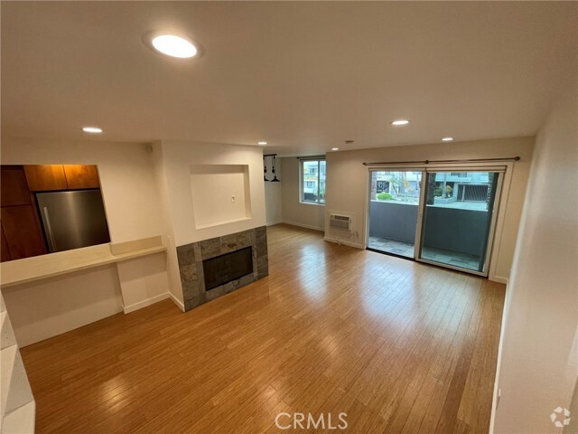 Building Photo - 1124 N La Cienega Blvd Unit 202 Rental