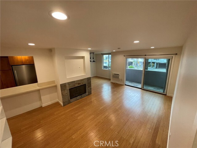 Building Photo - 1124 N La Cienega Blvd Unit 202 Rental