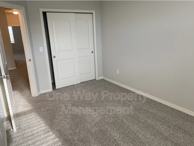 Photo - 1692 Grand Ave