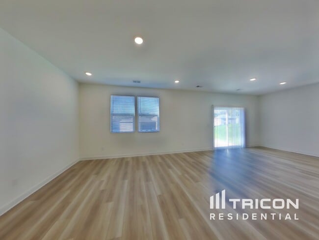 Photo - 5308 Carnegie Rd