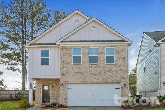 Building Photo - 2938 McKenzie Dr