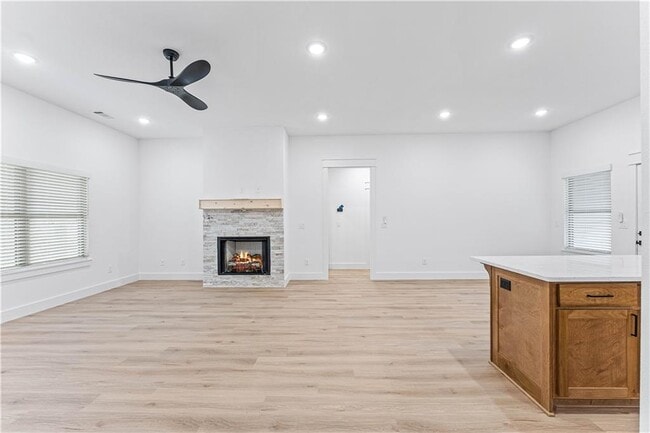 Photo - 16 Celtic Dr