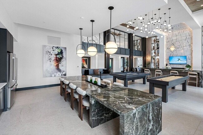 Photo - 425 Centerpointe Cir Unidad S1