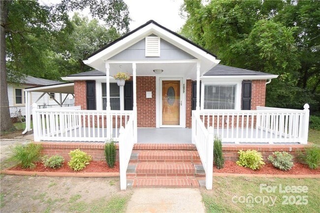 Building Photo - 1077 Henderson St Rental