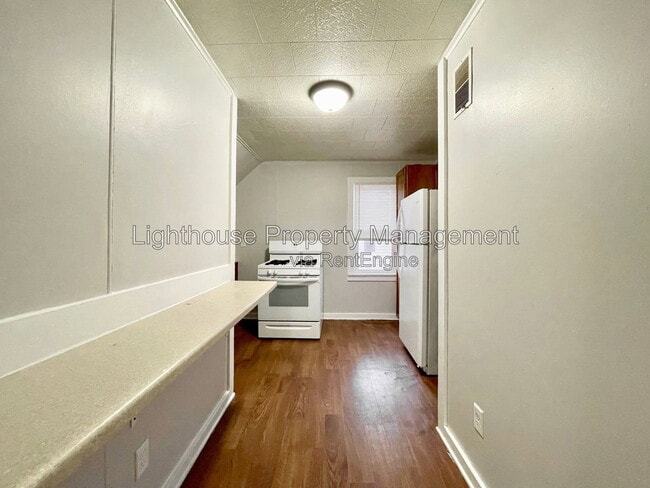 Photo - 1167 Pine St