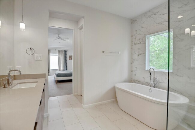 Photo - 1715 Maravilla Dr