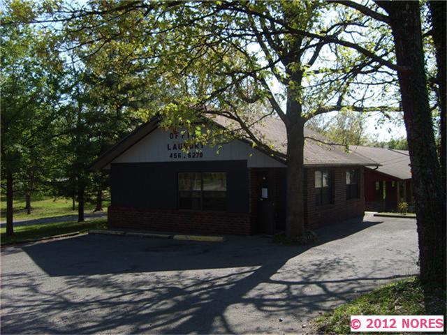 Twin Oaks Apartments - Twin Oaks Apartments