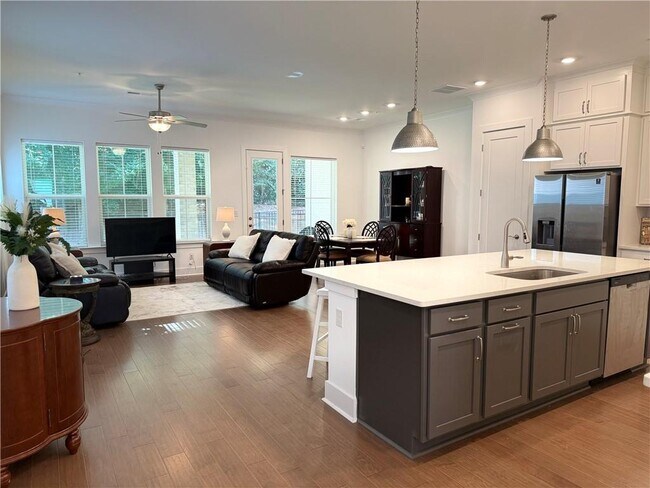 Photo - 1110 Harper Dr