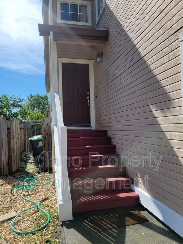 Photo - 358 Flagstone Cir