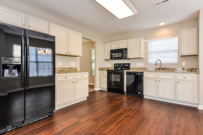 Photo - 3715 Horseshoe Farm St