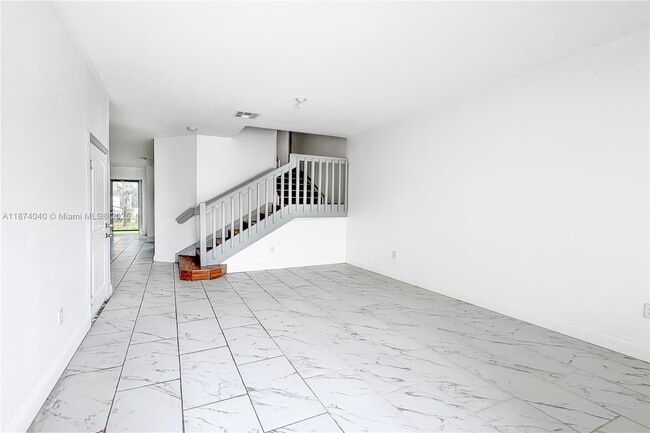 Photo - 21424 NW 13th Ave Unidad 21424