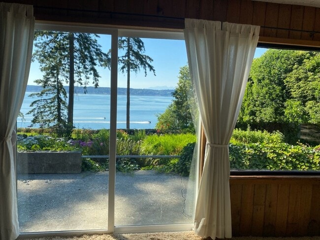 Photo - 3722 Forest Beach Dr NW