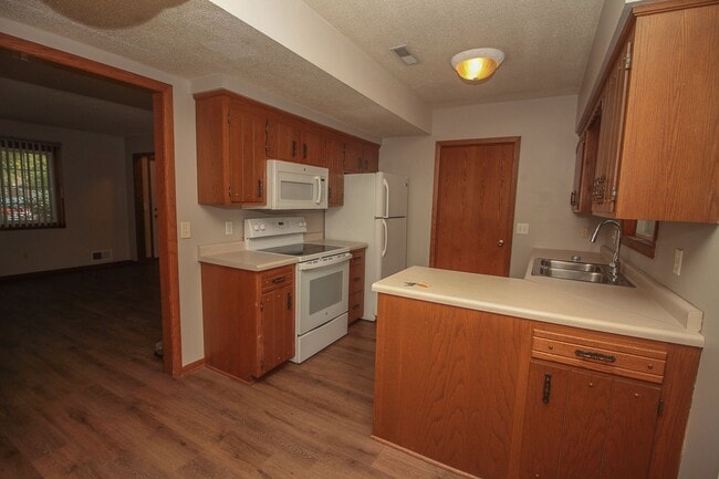 Photo - Charming 3 Bedroom for Rent in Minnetonka!