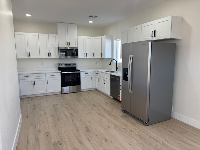 1515 W McKinley St Unit 2