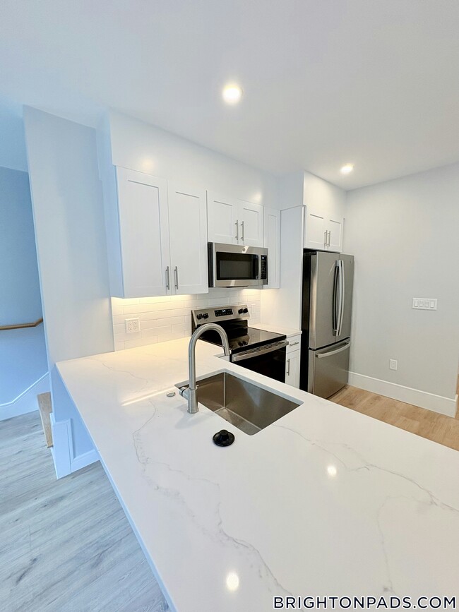 Photo - 124 Kenrick St Unit 2