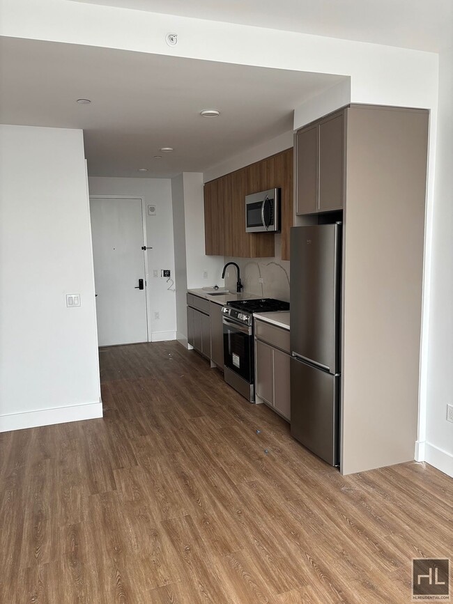 Cropsey Ave - Cropsey Ave Apartment Unit 1704
