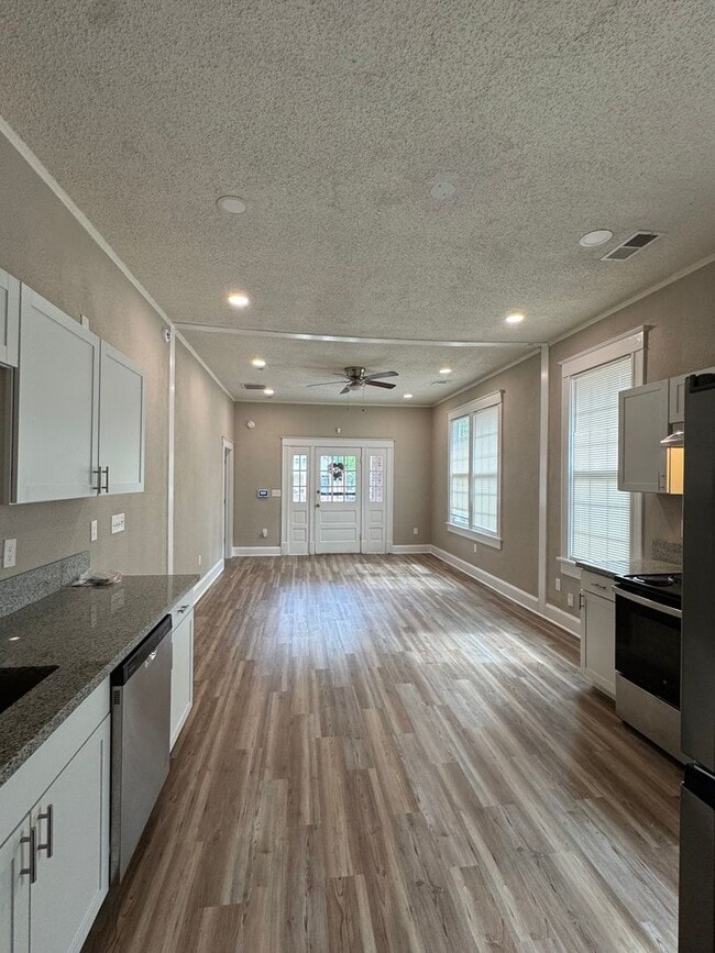 Photo - Newly Renovated Cozy & Convenient