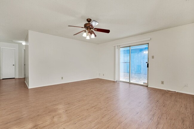 13343 Pecan Glade
