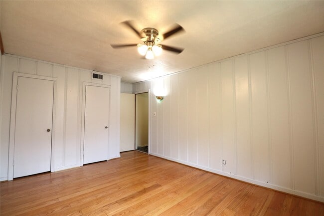 Photo - 3210 Cloverdale St