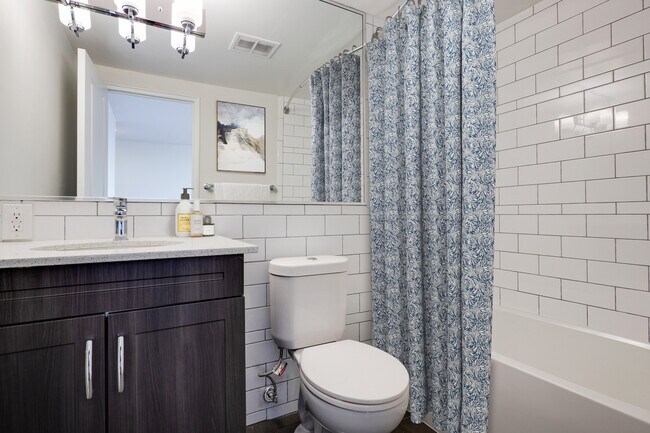 Photo - 2040 Eglinton Ave W