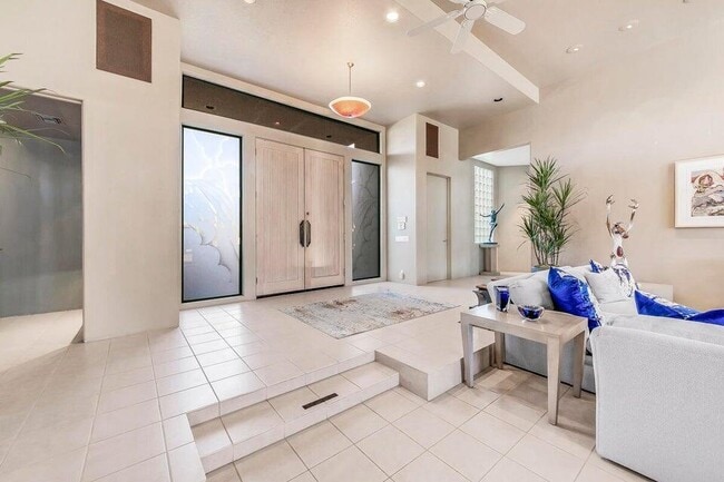 Photo - 45625 Apache Rd