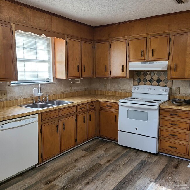 Photo - 7804 Deborah Dr