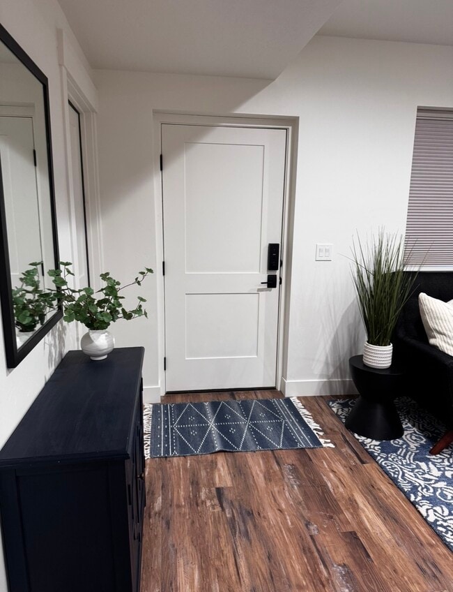 Building Photo - 2047 S Dunn Dr Unit Basement IADU for rent