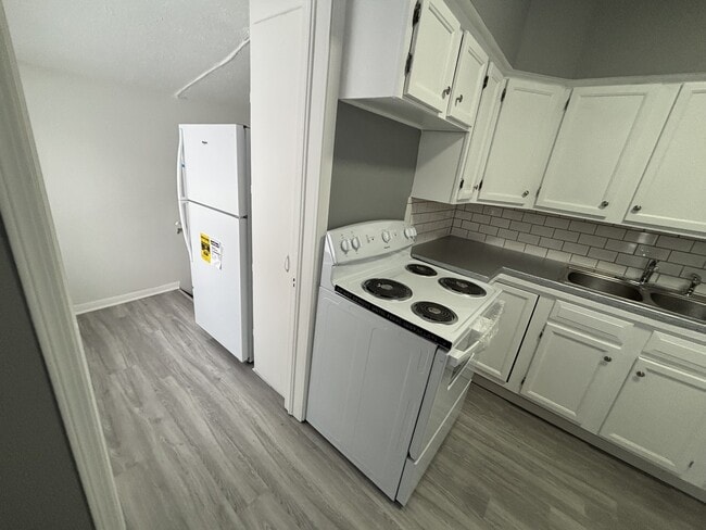 Photo - 2121 2nd St SE