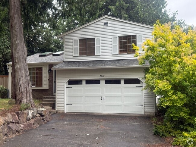 Building Photo - Updated 3-bedroom, 1-bath home features a ...