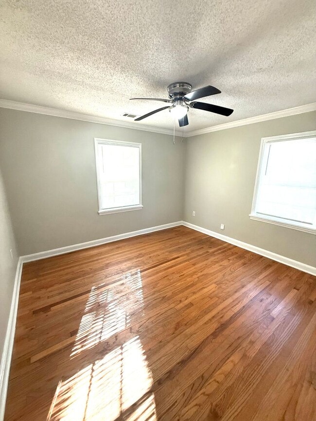 Photo - ** 3 Bed 1 Bath located in Cloverdale ** Call 334-366-9198 to schedule a self tour