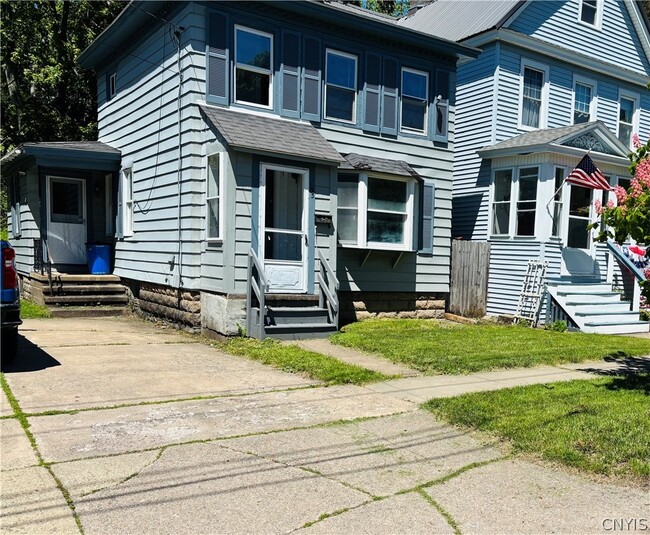 Photo - 135 W Mohawk St