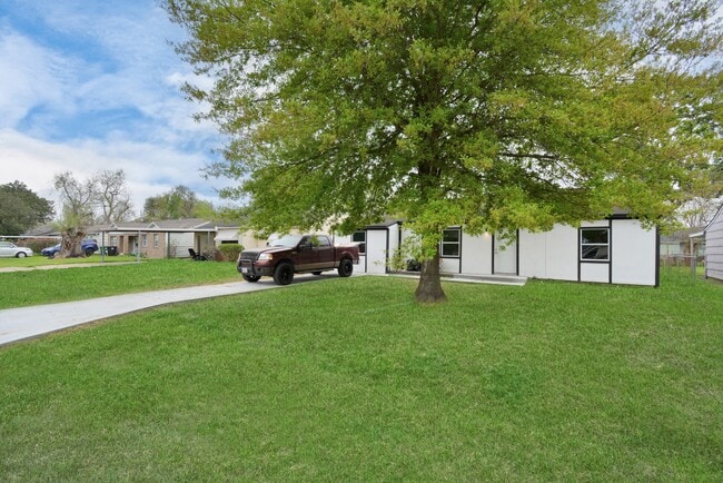 Photo - 9429 Fairland Dr