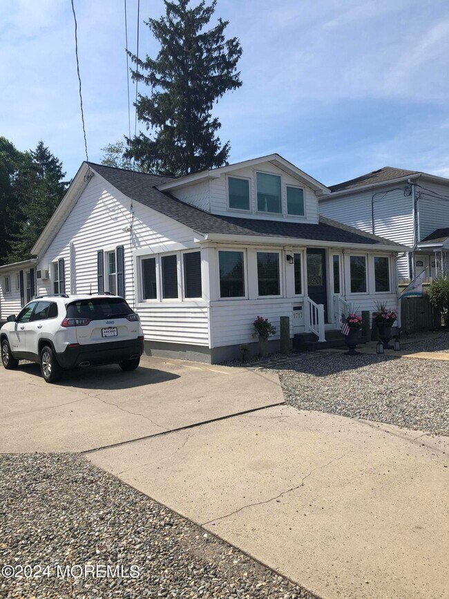 1717 Riv Rd- - 1717 Riv Rd- Condo