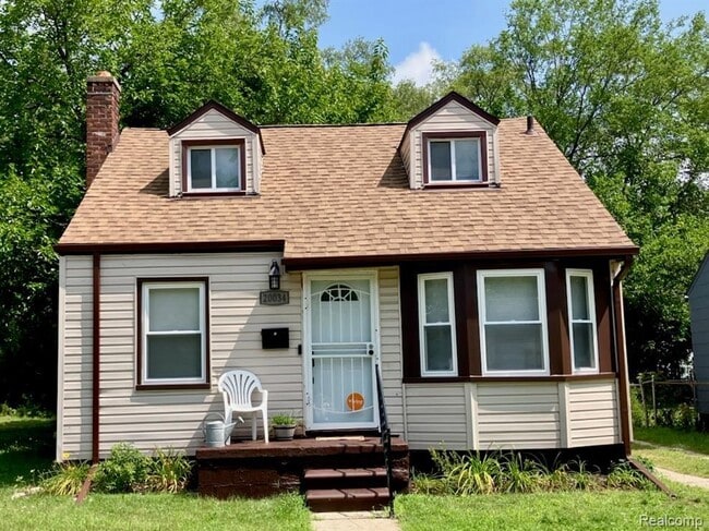 Building Photo - 20034 Rosemont Ave