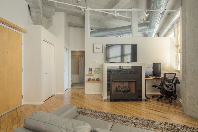 Photo - One Bedroom Unit in Wonderful Western Auto Lofts