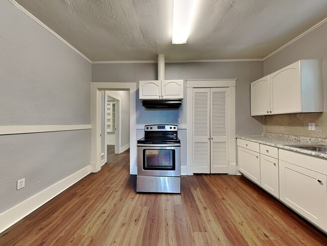 Photo - 1000 W Avenue D