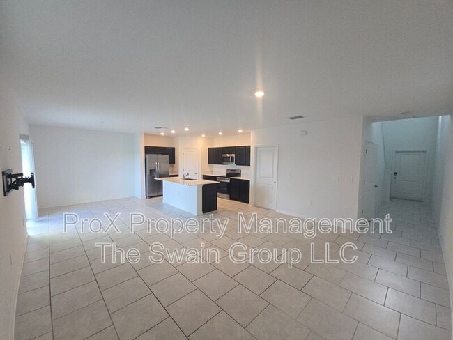 Photo - 633 Reggie Rd