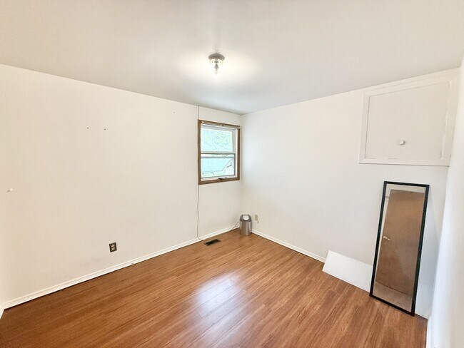 Photo - 106 Greenbrier Dr