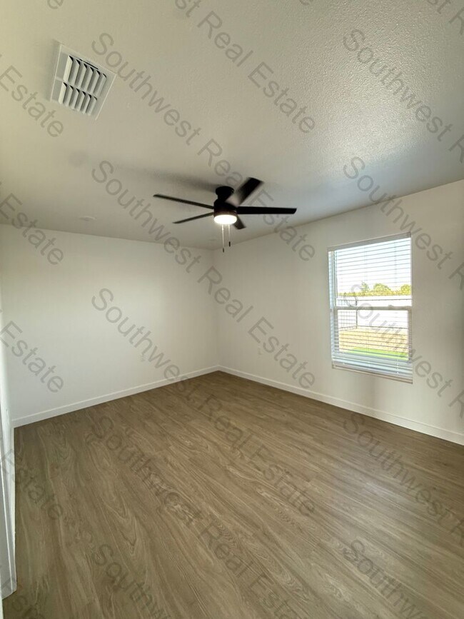 Photo - 3509 Ethan Ave Unidad B