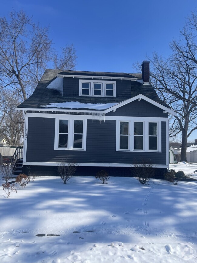 Building Photo - 527 Nash Ave Rental